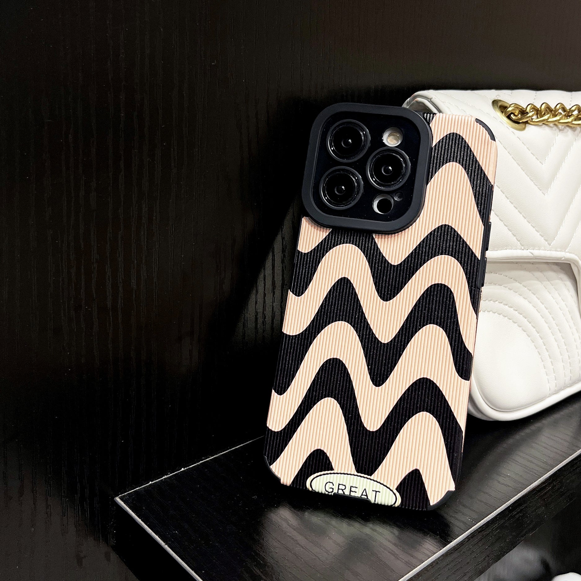 Luxus Ultra-Dünne Schwarz-Weiße Zebrastreifen iPhone-Hülle | MagSafe Case mit Kameraschutzabdeckung für Apple iPhone 17/17 Air, 16/16e, 15, 14, 13 Pro Max Plus Cover | Panzertasche, stoßfeste Handyhülle | Silikon-Softcover-Schutzhülle