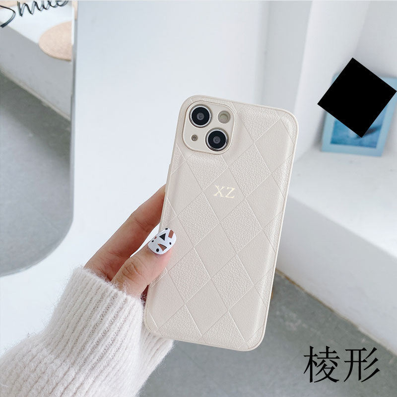 Personalisierte Luxus Leder iPhone Hülle für Apple iPhone 17/17 Air, 16/16e, 15, 14, 13 Pro Max Plus | Name, Initialen, Symbolen & Zahlen | Individuelles Case mit Gravur | MagSafe kompatibles Cover mit Kameraschutz & Echtleder