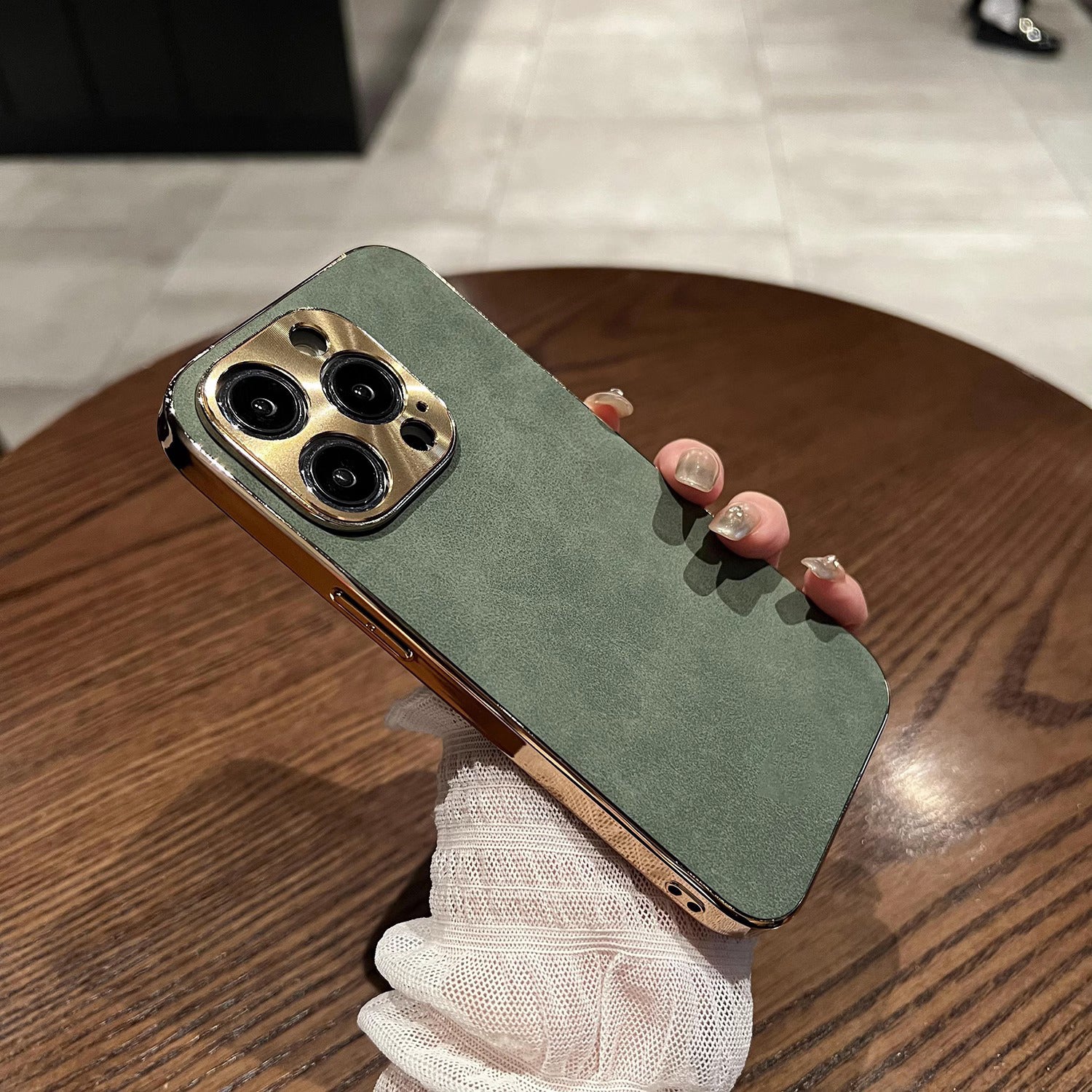 Leder Premium MagSafe Apple iPhone Hülle mit galvanisiertem Rahmen | Goldener Rahmen Case, Kameraschutz - Schutzhülle für iPhone 17/17 Air, 16/16e, 15, 14, 13 Pro Max Plus